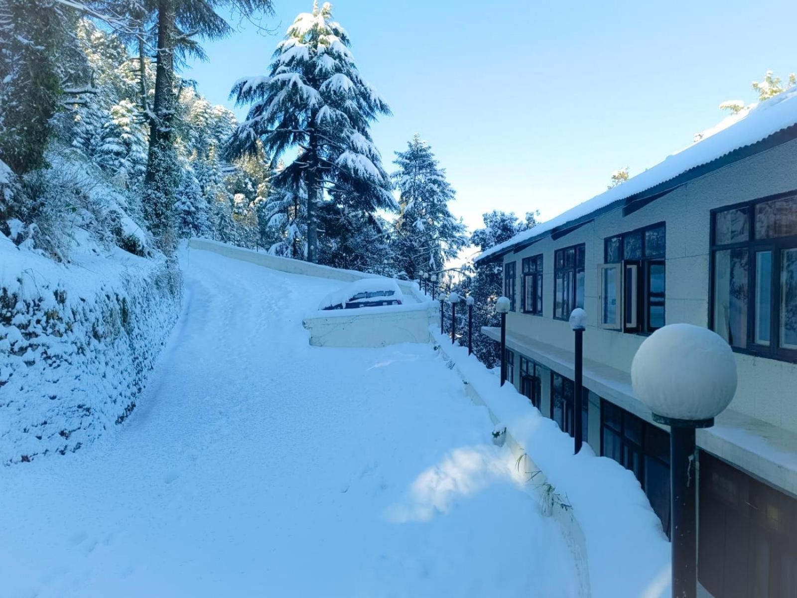 Surya Resort Dalhousie Exterior photo